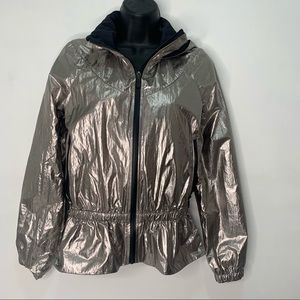 Lululemon ligth jacket windbreaker with hoodie